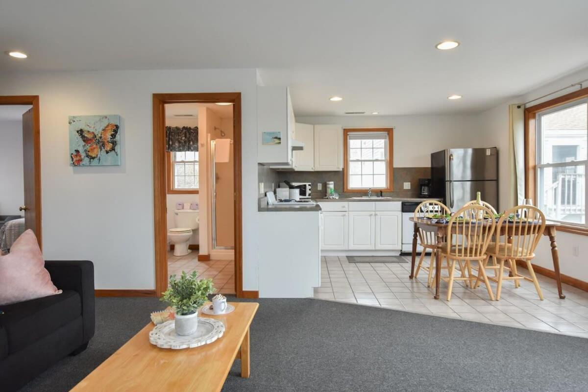 12216 - Beautiful Views Of Cape Cod Bay Access To Private Easy Access To P-town * Truro