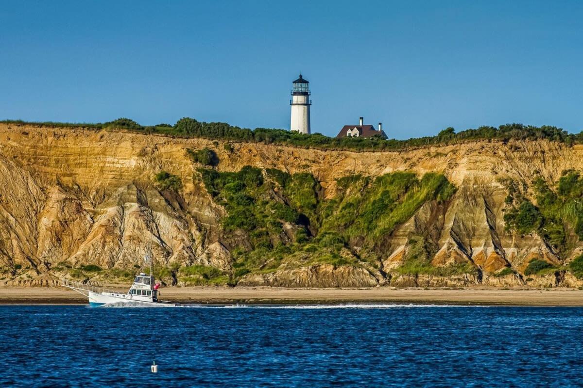 12216 - Beautiful Views Of Cape Cod Bay Access To Private Easy Access To P-town Truro